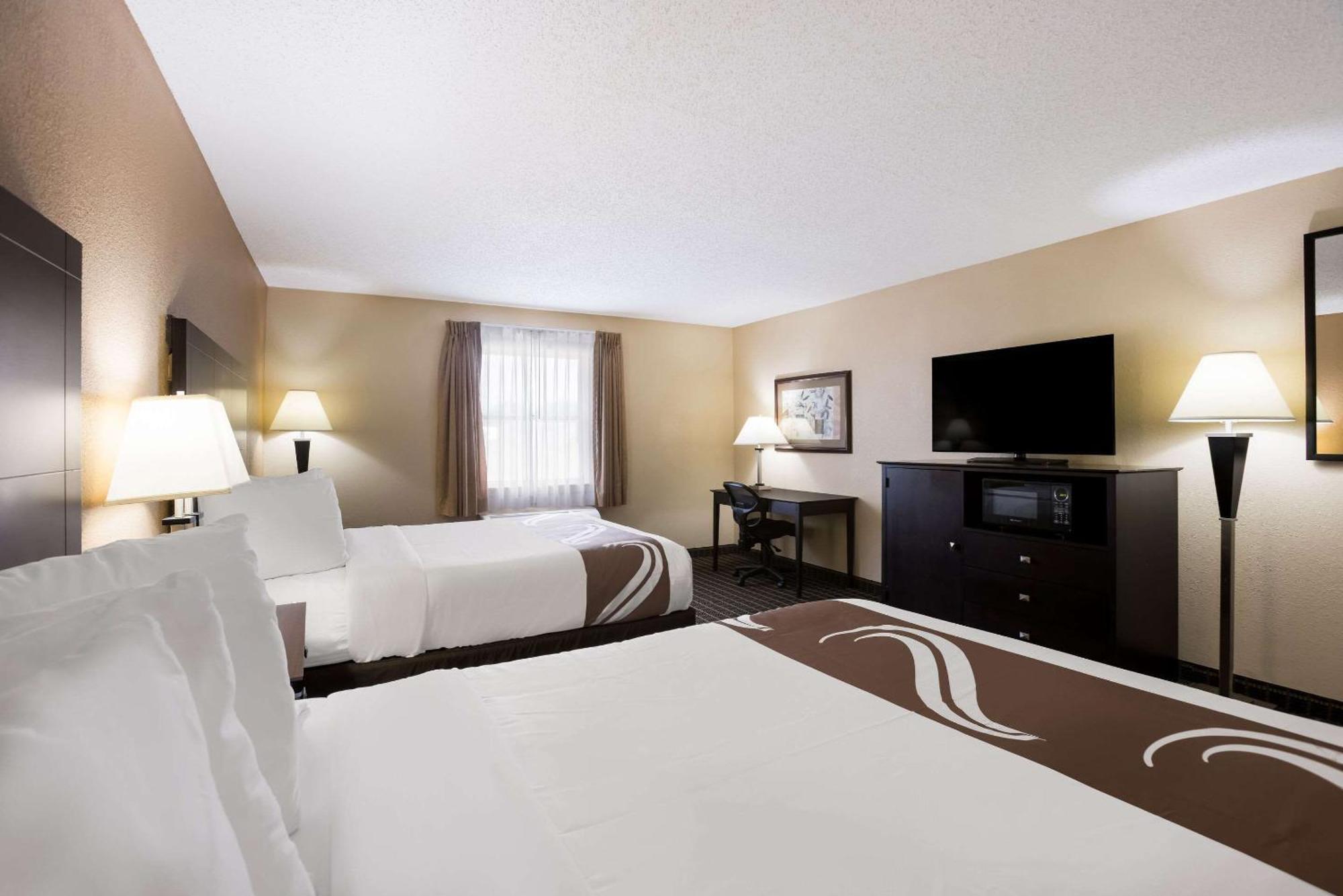 Quality Inn & Suites Big Rapids Near University Esterno foto
