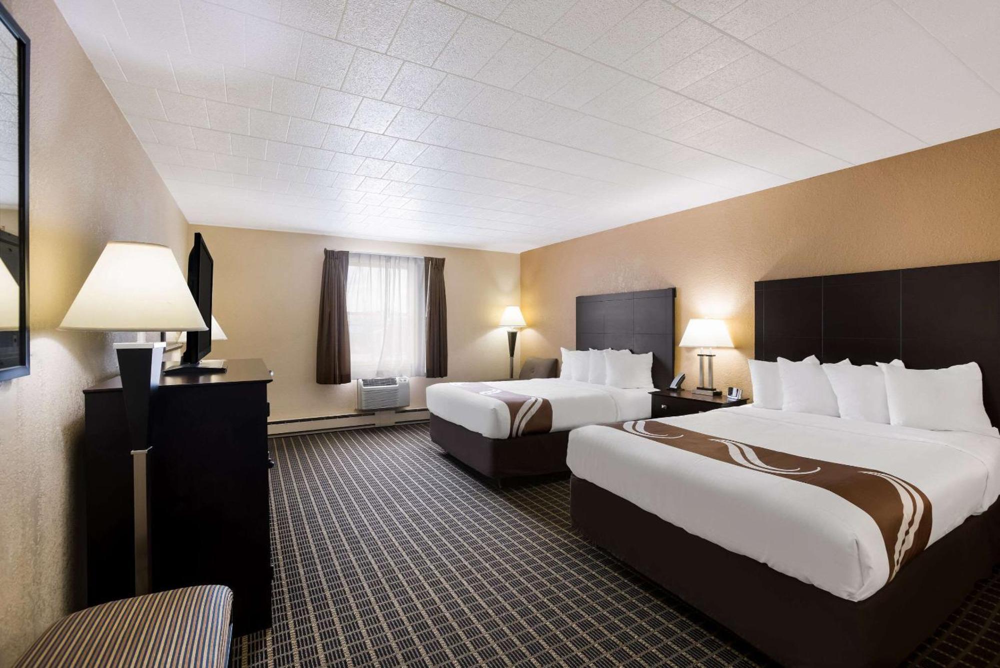 Quality Inn & Suites Big Rapids Near University Esterno foto